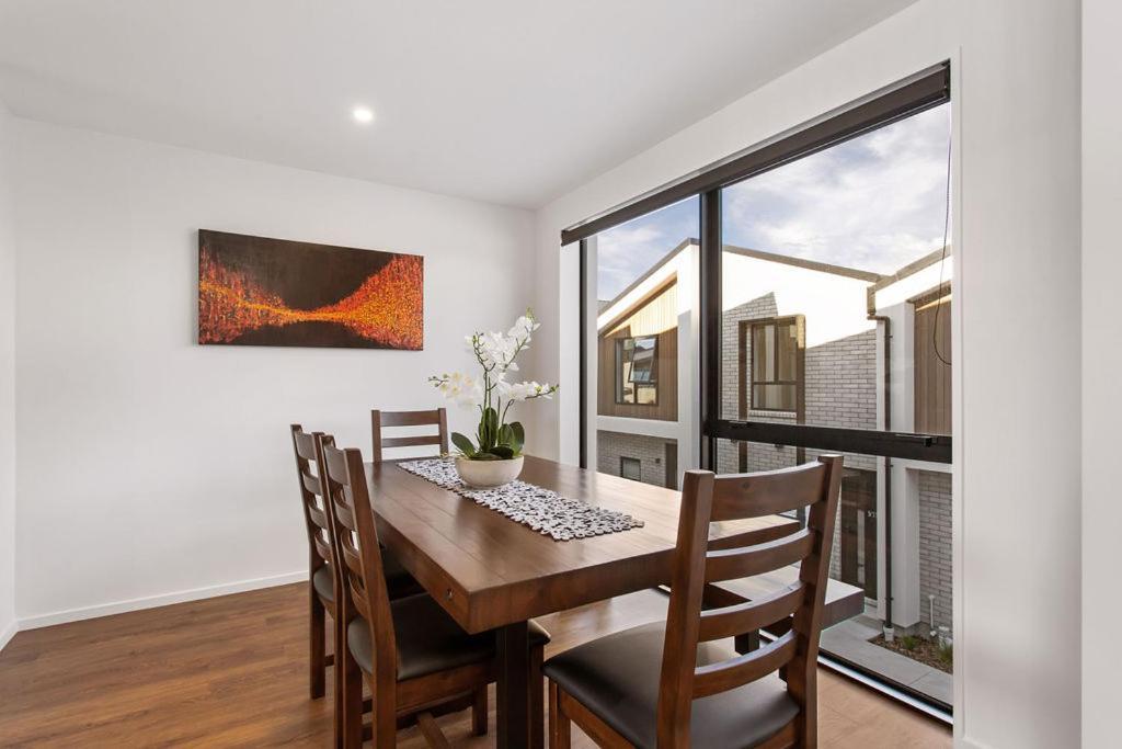Stylish Brand New Sunny 3Bdrm 3Bth Garage Sleeps 6 Apartment Christchurch Exterior photo