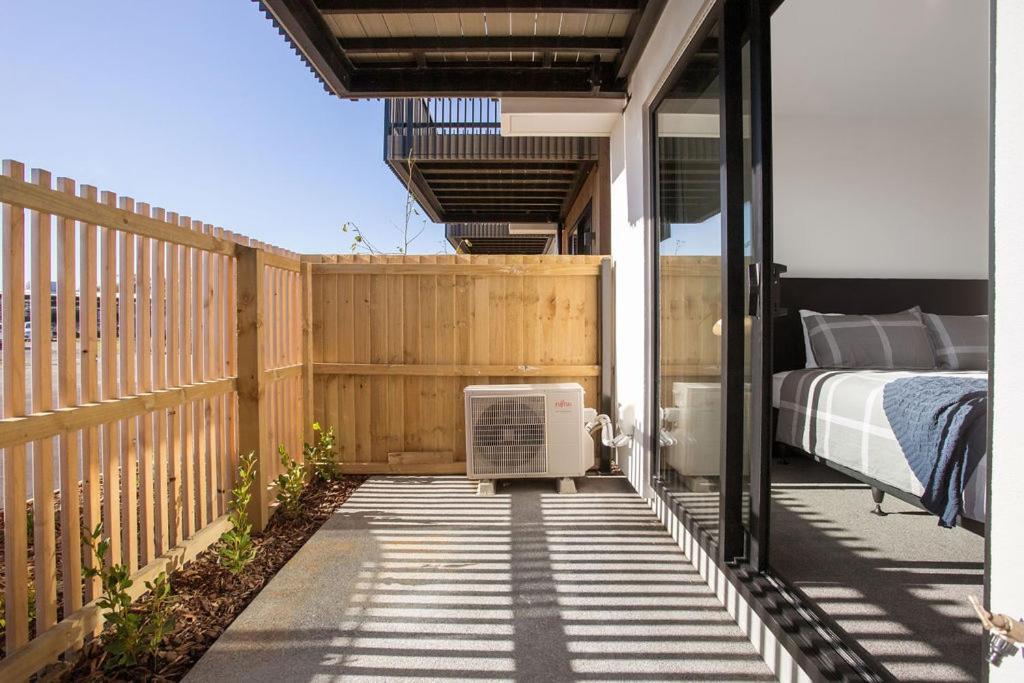 Stylish Brand New Sunny 3Bdrm 3Bth Garage Sleeps 6 Apartment Christchurch Exterior photo